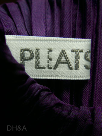 pleats please